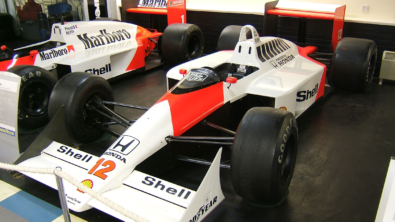mclaren mp4-4 coche